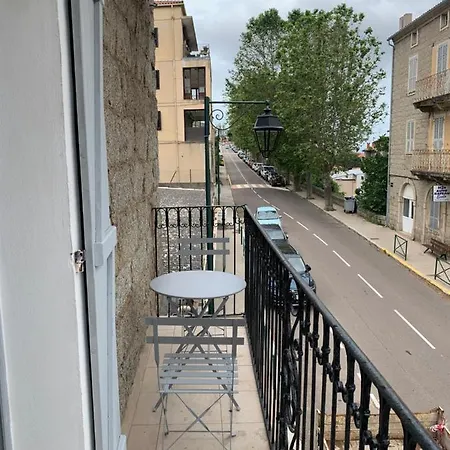 Au Coeur De *